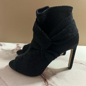 Jewel Badgley Mischka Women's Rockford Ankle Boot Size 6 Black.